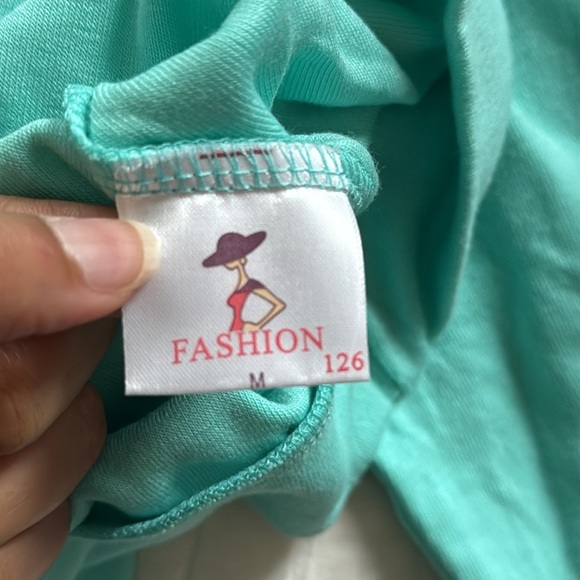 Low Back Tear Drop sweater Top Mint size Medium - Picture 11 of 11